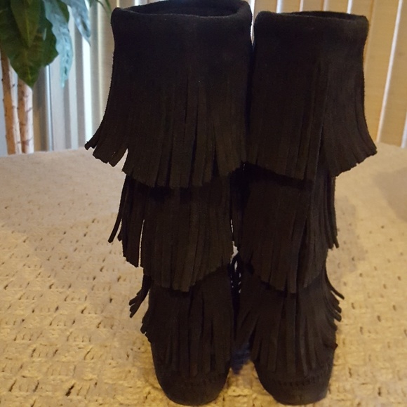 Minnetonka 3-layer fringe boots. - Picture 2 of 6